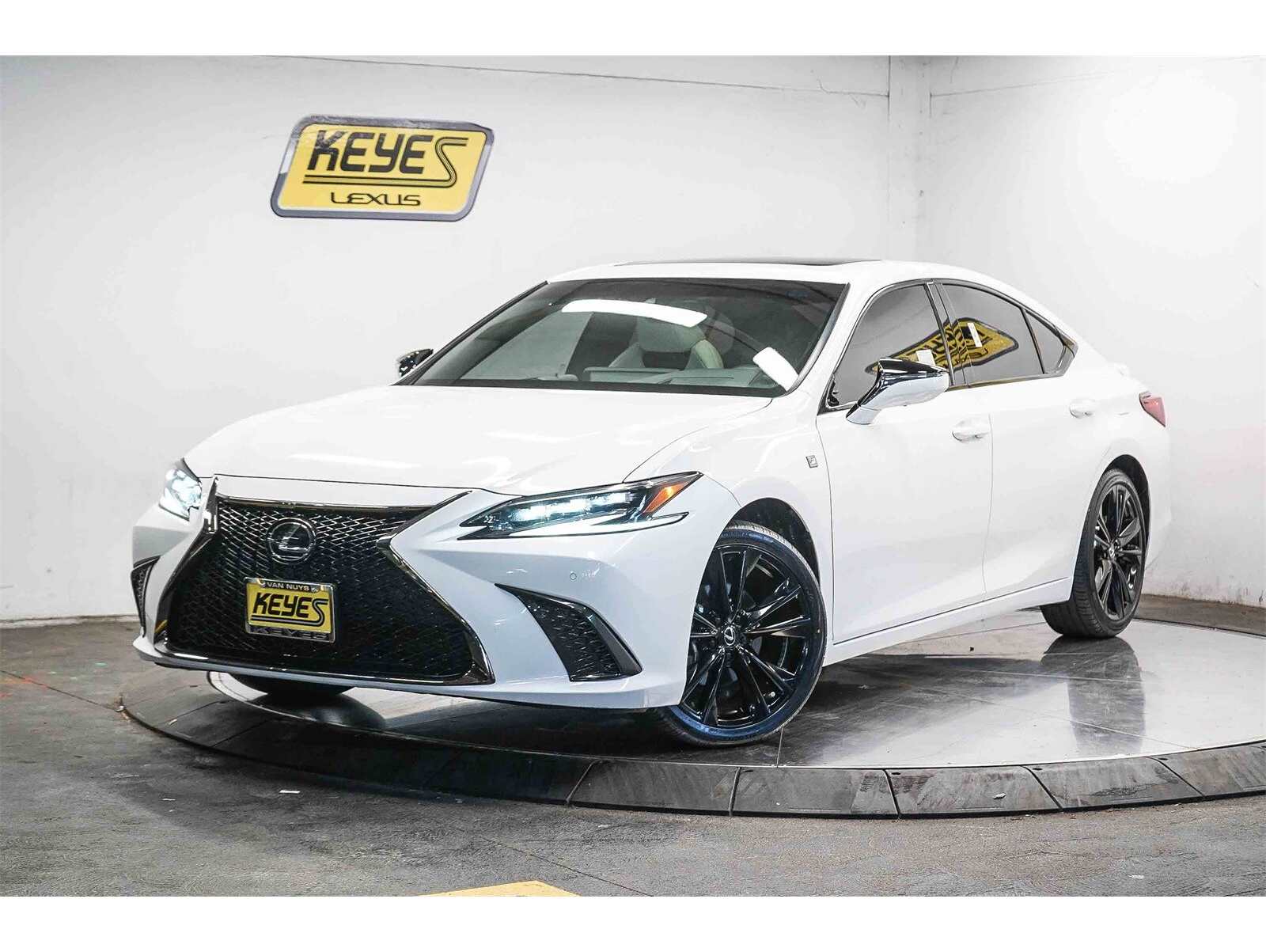 2024 Lexus ES Hybrid 300h F SPORT Handling