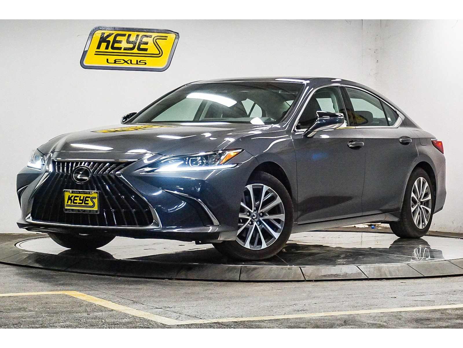 2025 Lexus ES