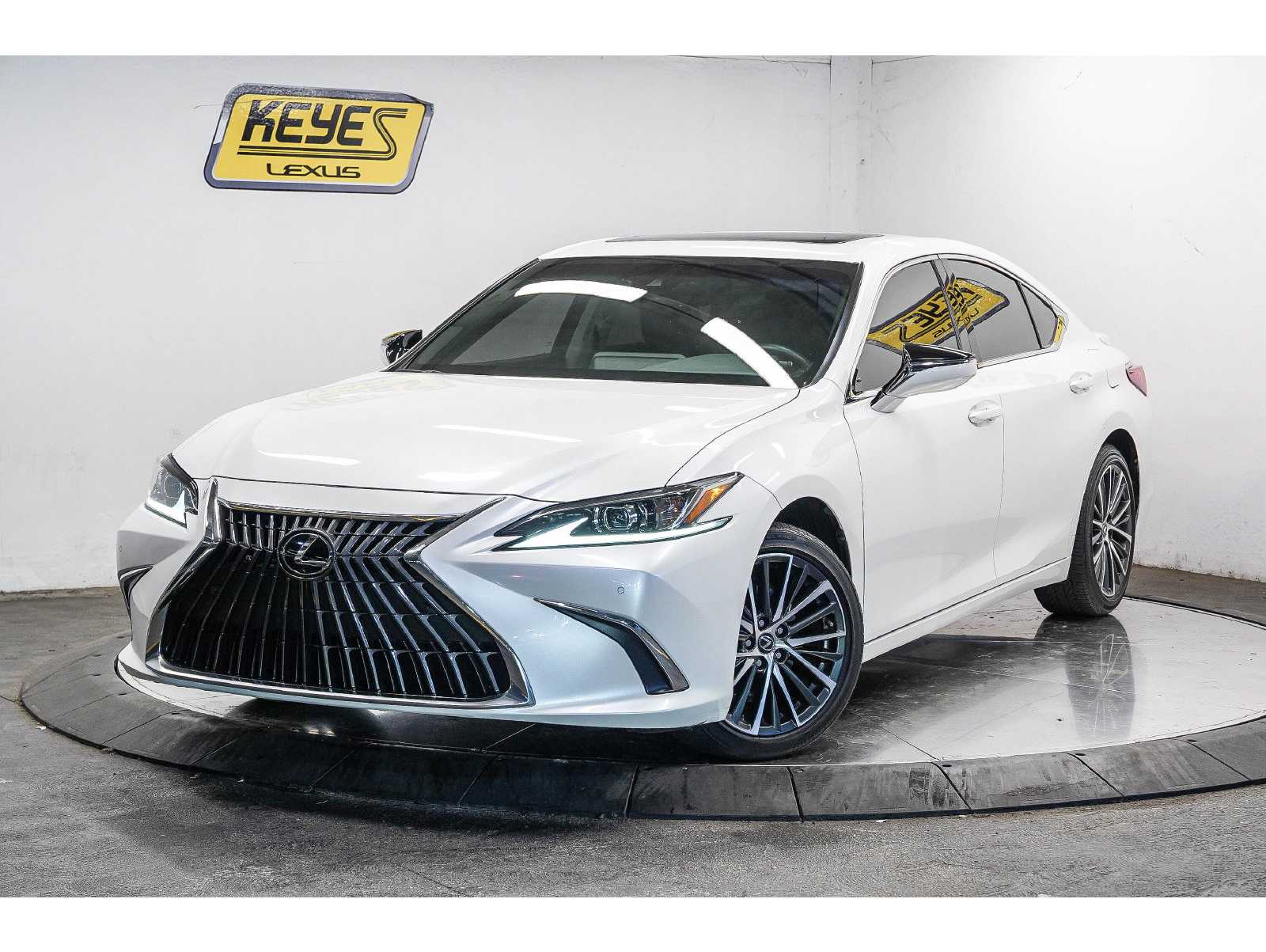 2025 Lexus ES Hybrid