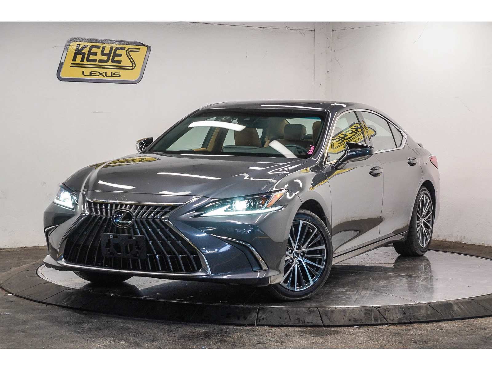 2025 Lexus ES Hybrid