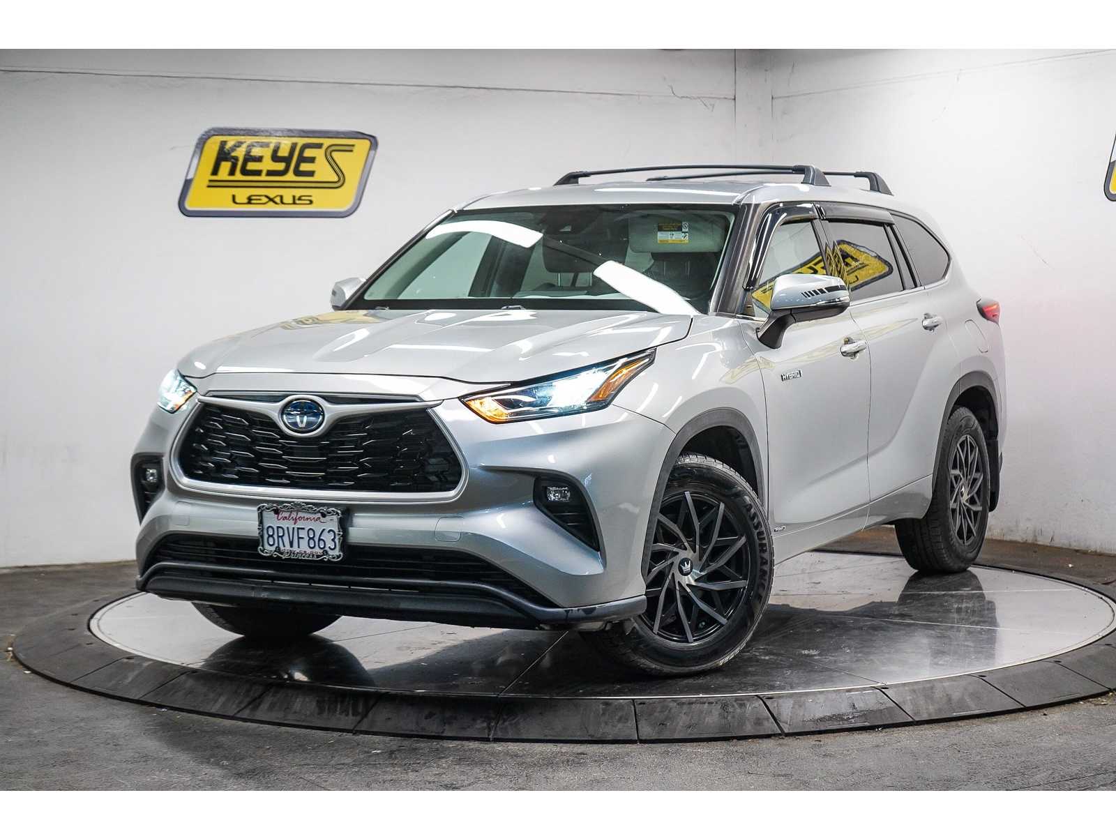 2020 Toyota Highlander LE