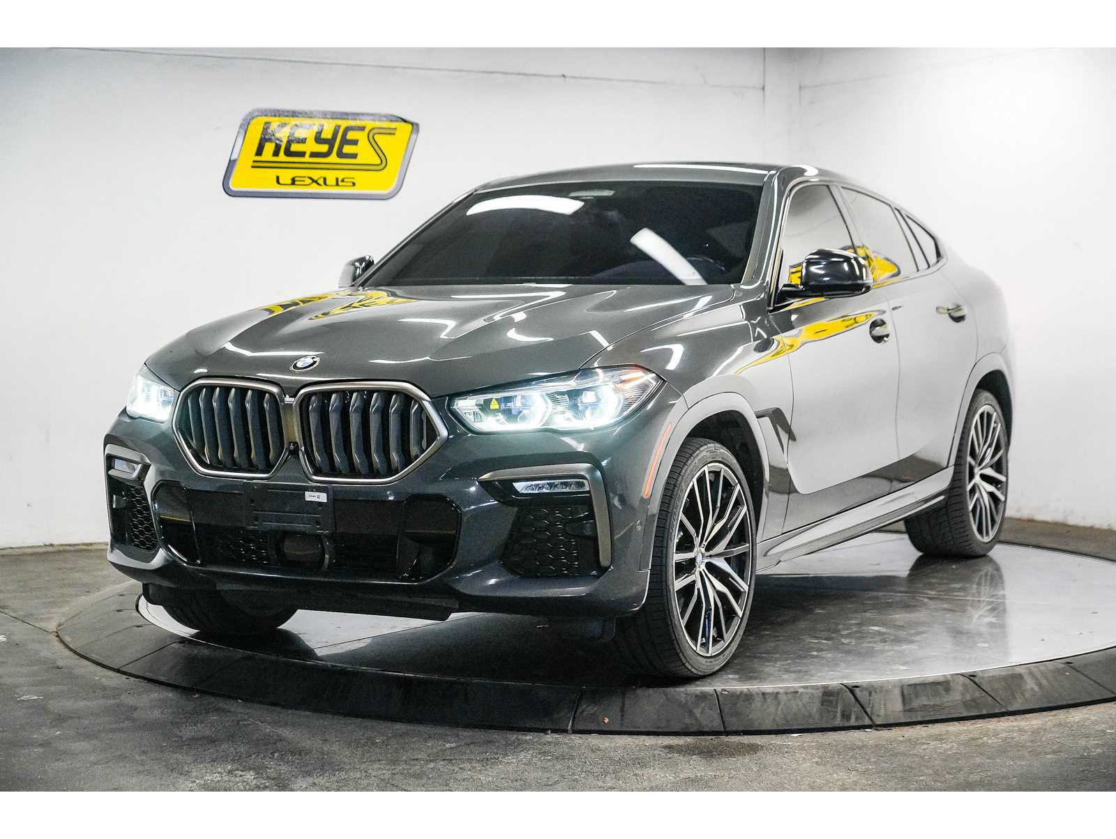 2021 BMW X6 M50i