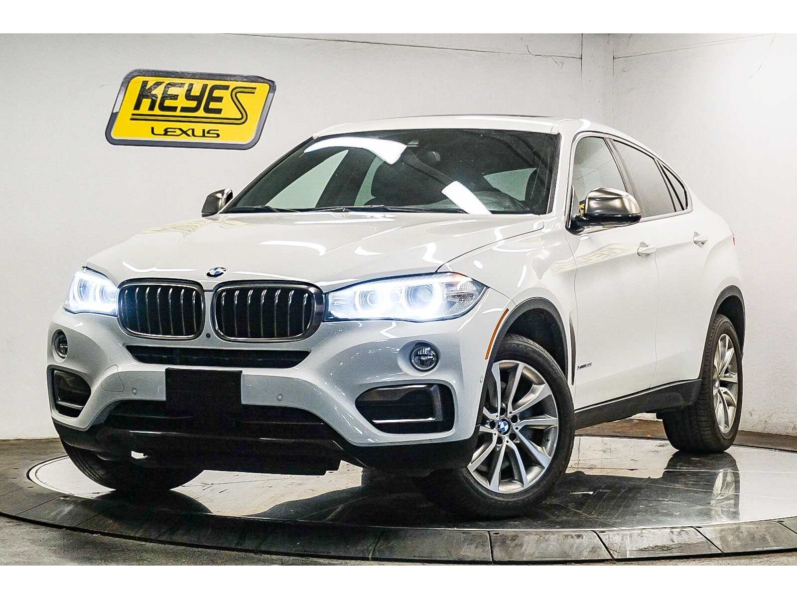 2018 BMW X6 xDrive50i's photo