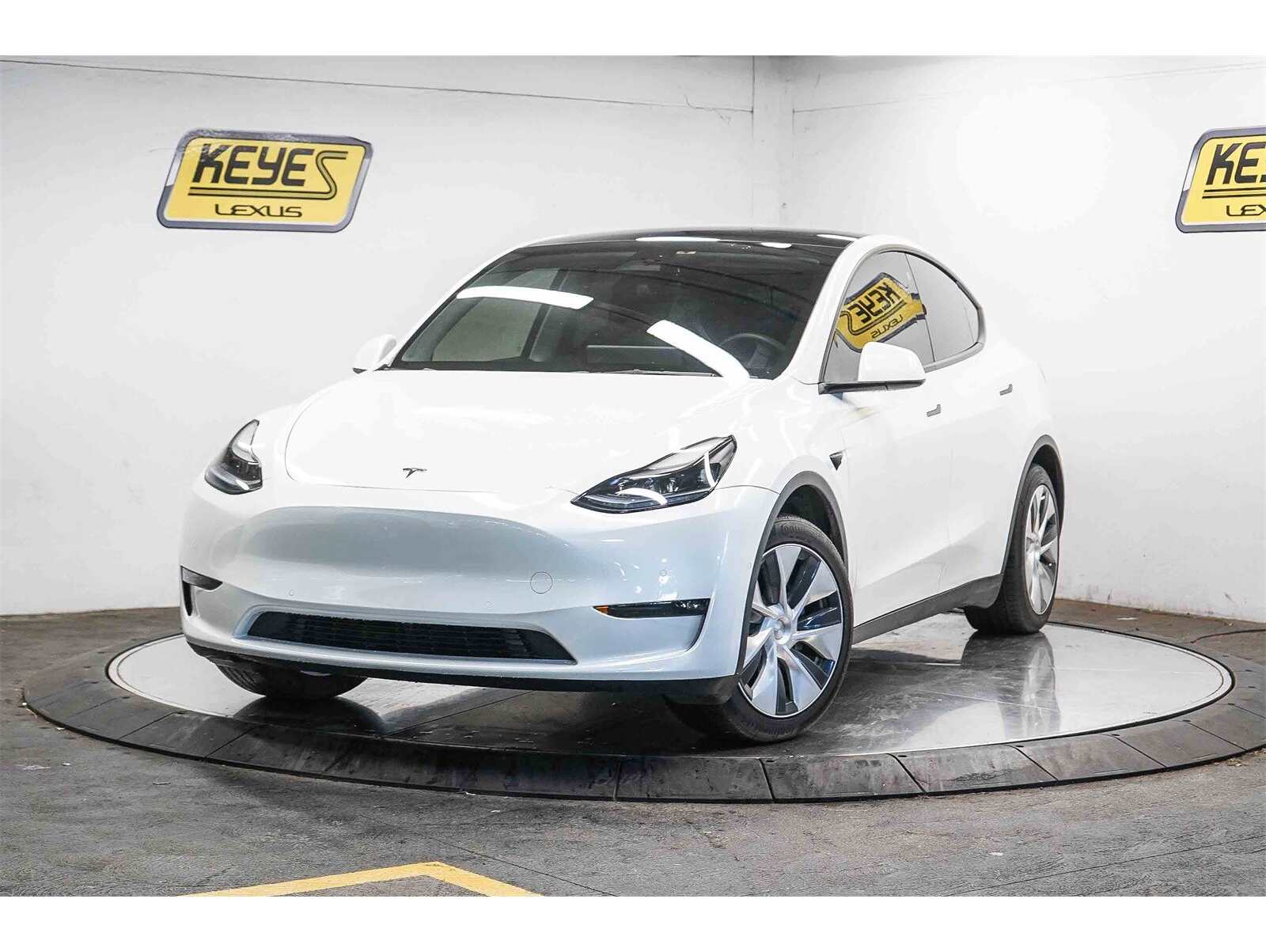 2022 Tesla Model Y Long Range's photo