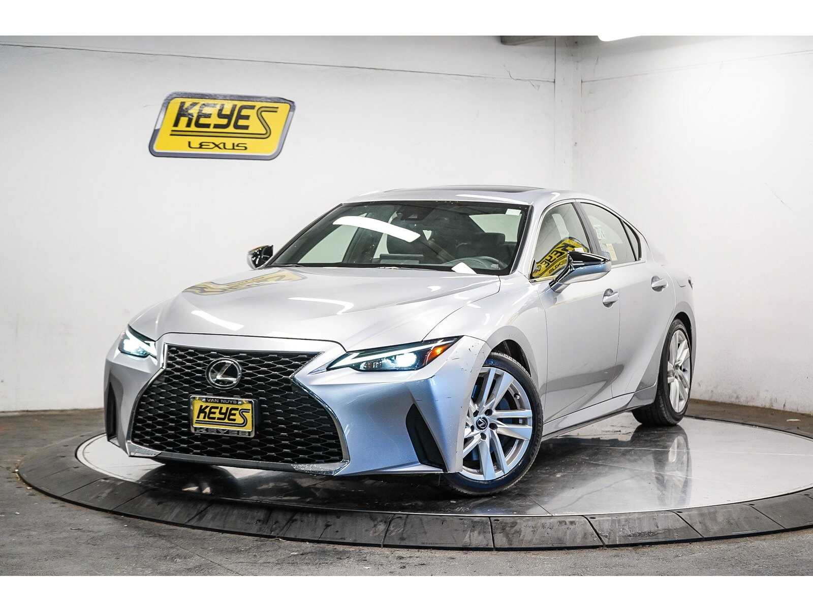 2023 Lexus IS 300's photo