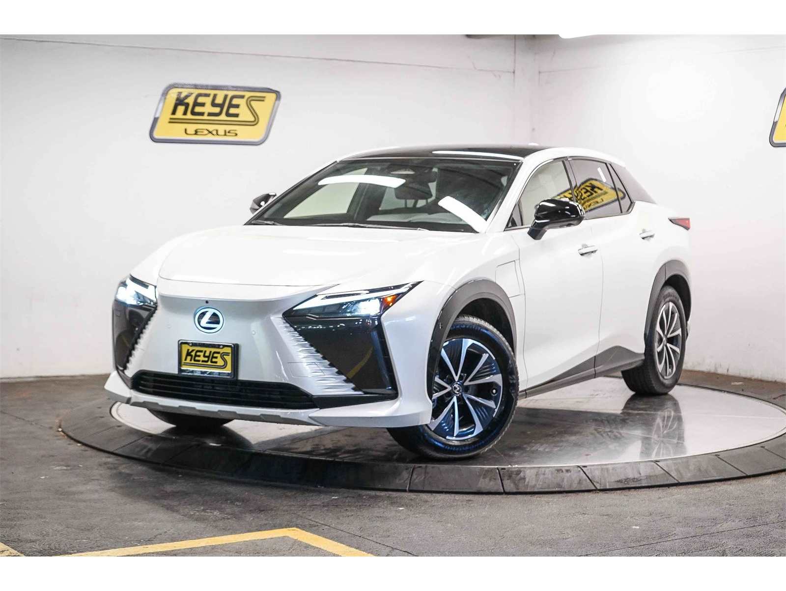 2024 Lexus RZ Premium's photo