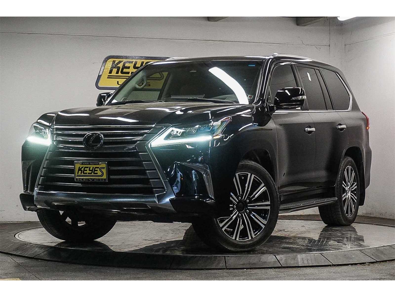 2021 Lexus LX 570's photo