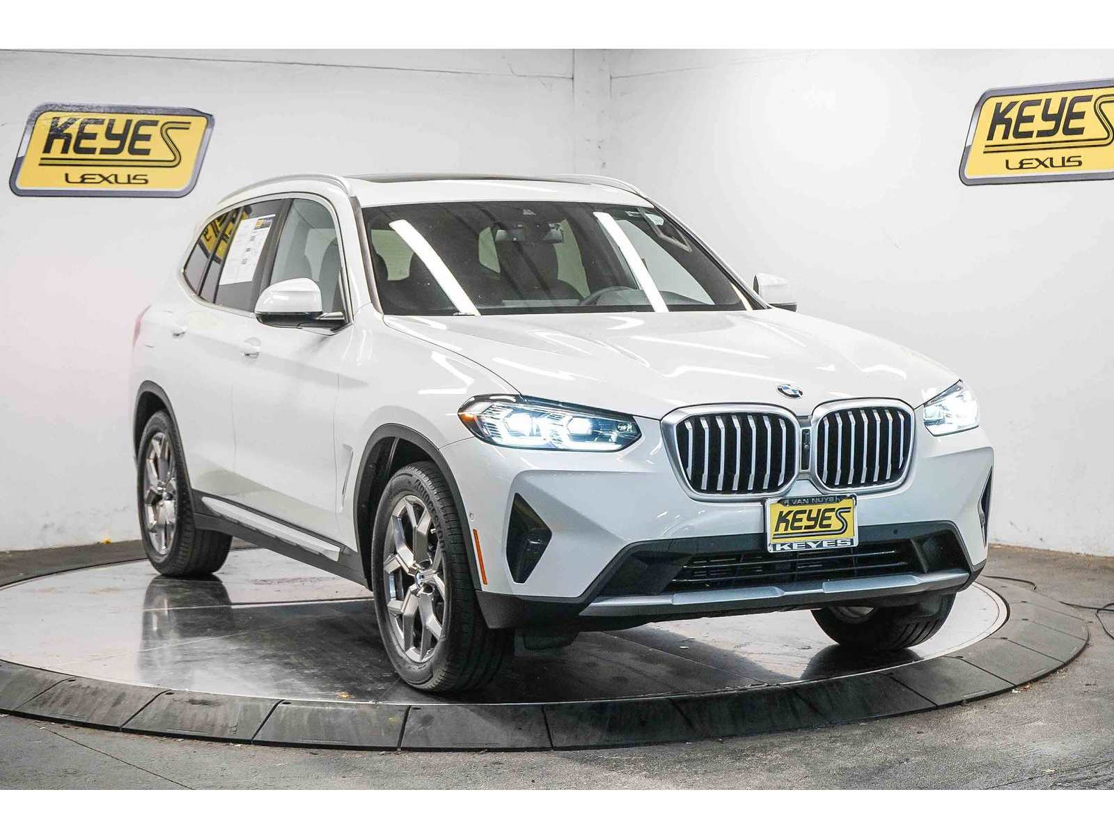 2023 BMW X3 30i