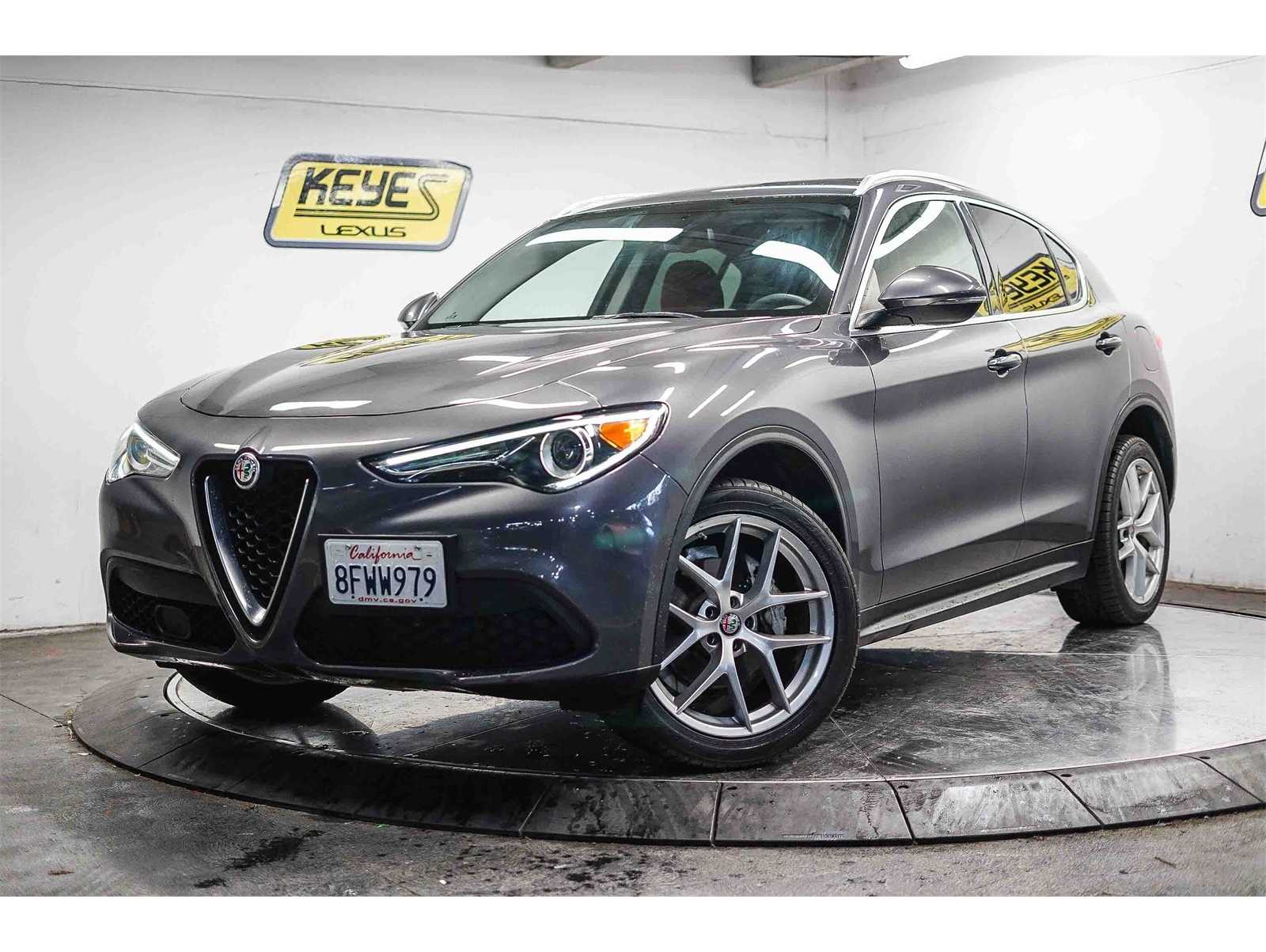 2018 Alfa Romeo Stelvio Base's photo