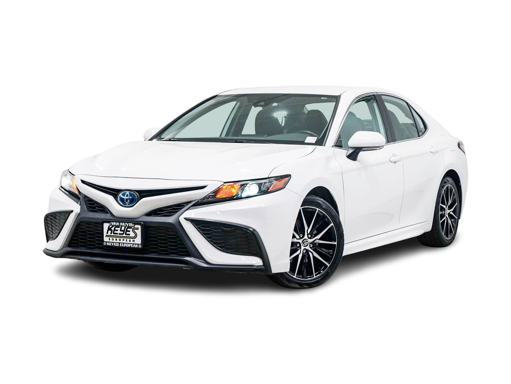 2023 Toyota Camry SE Hero Image