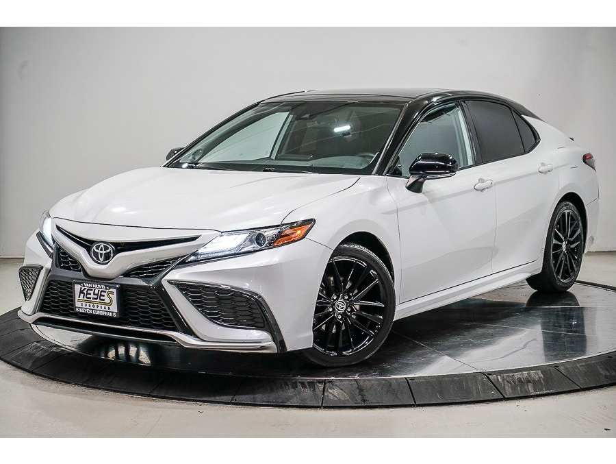 2023 Toyota Camry XSE's photo