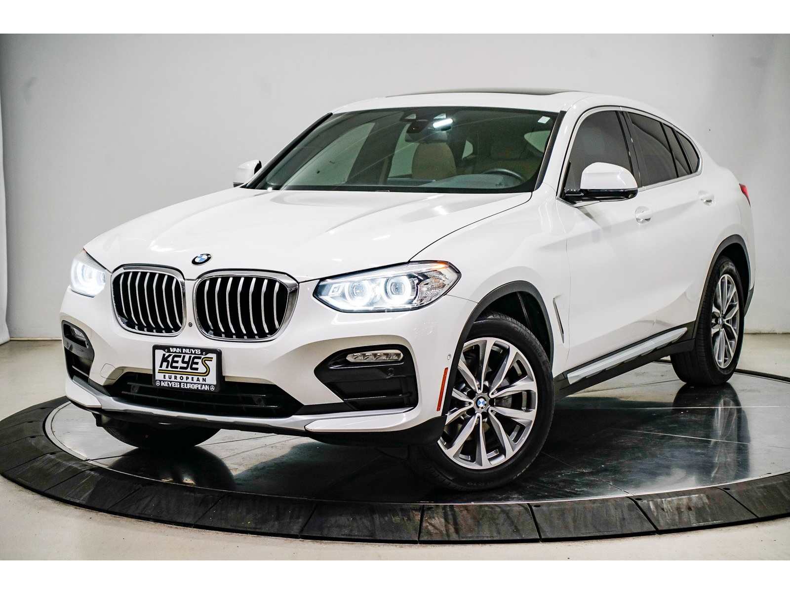 2019 BMW X4 xDrive30's photo