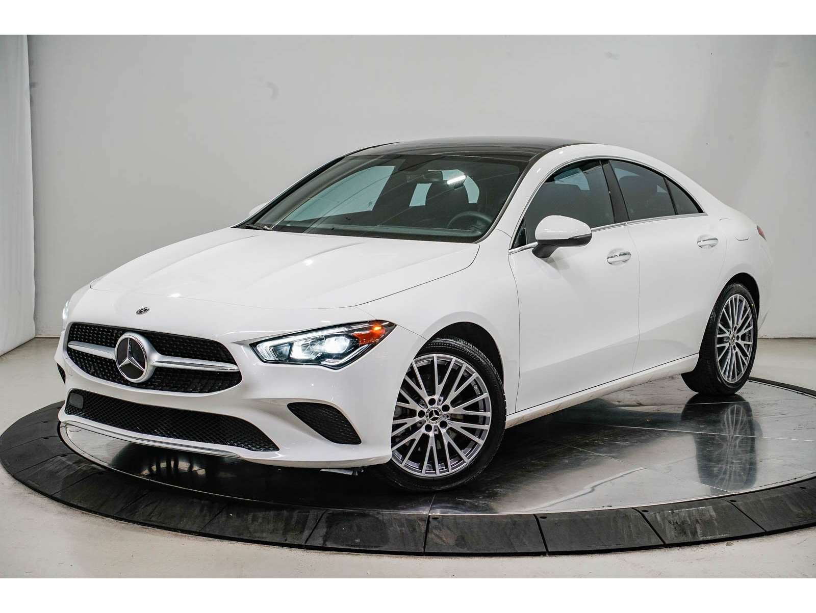 2022 Mercedes-Benz CLA CLA250's photo
