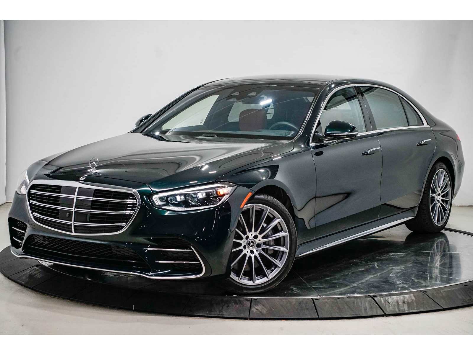 2025 Mercedes-Benz S-Class S 580's photo