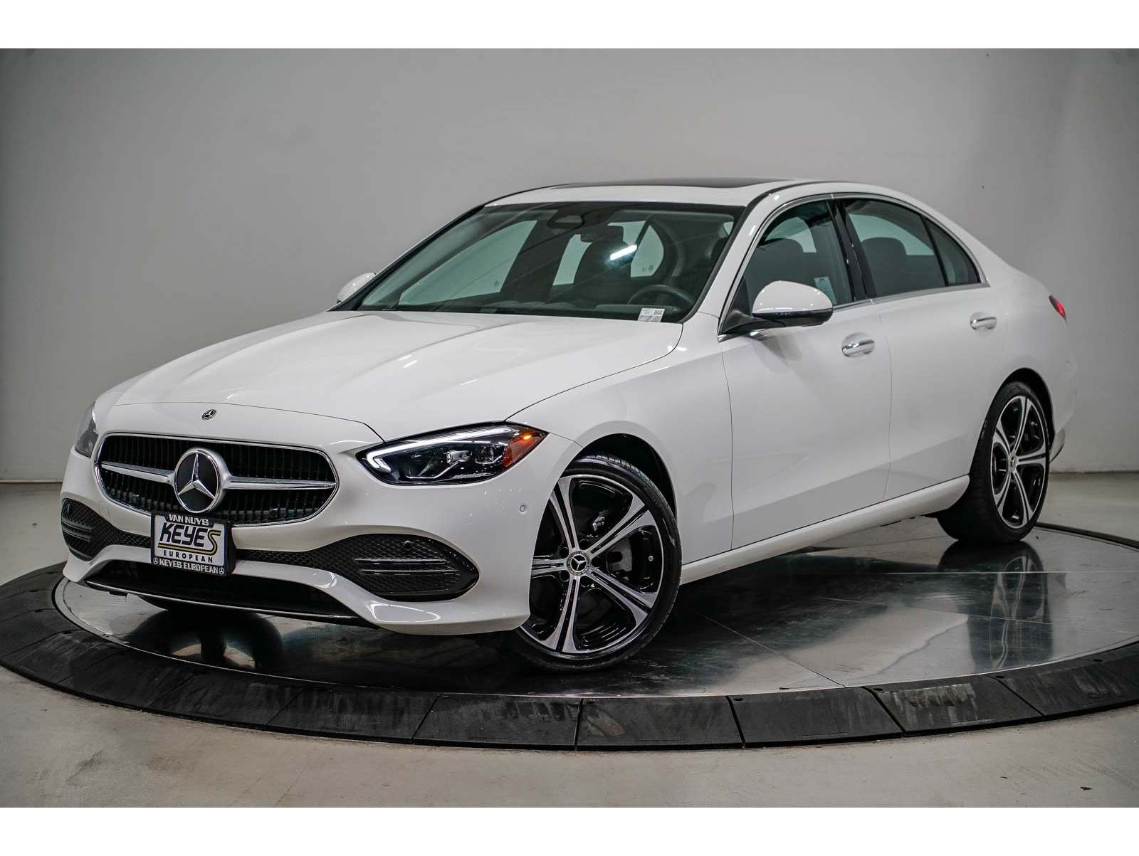 2025 Mercedes-Benz C-Class Sedan C 300's photo