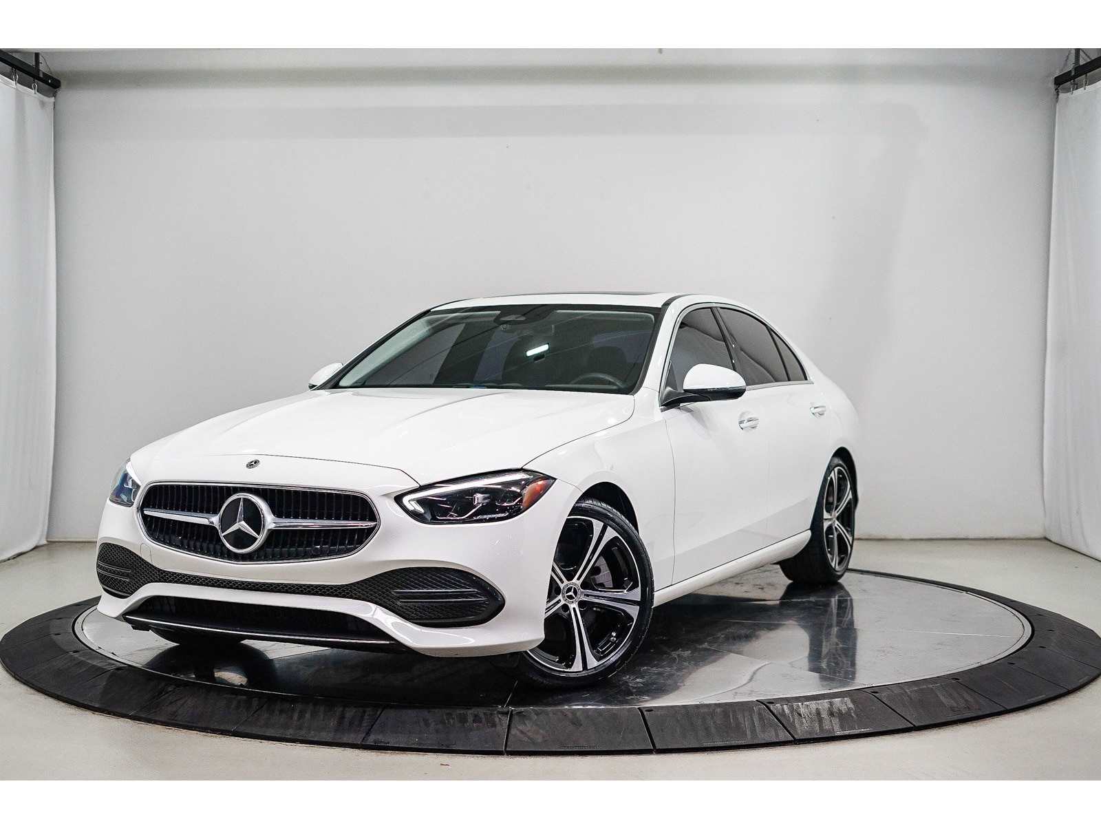 2022 Mercedes-Benz C-Class Sedan C 300's photo