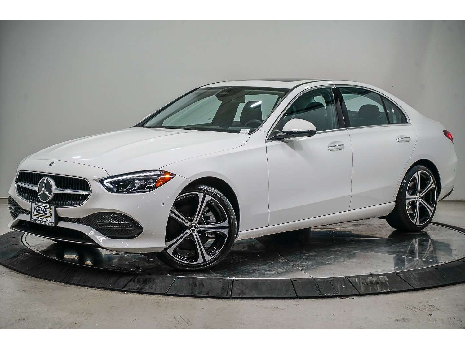 2025 Mercedes-Benz C-Class Sedan C 300's photo