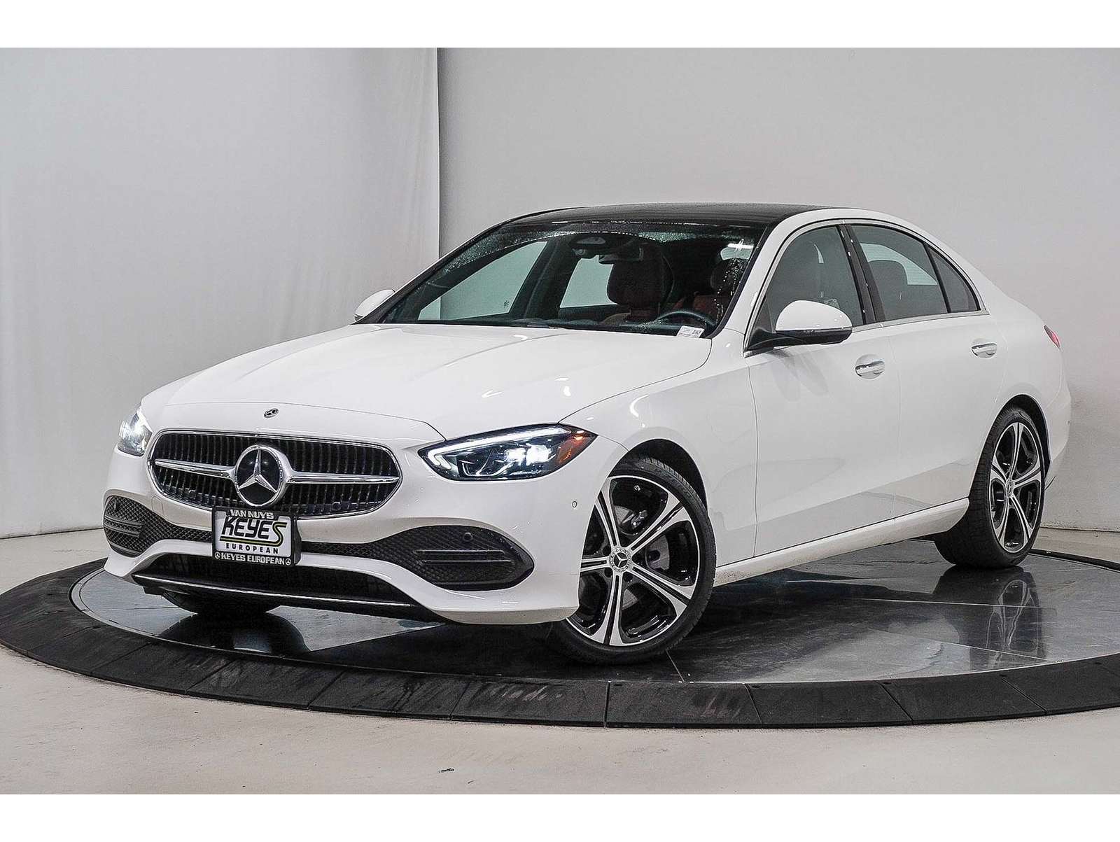 2025 Mercedes-Benz C-Class Sedan C 300's photo