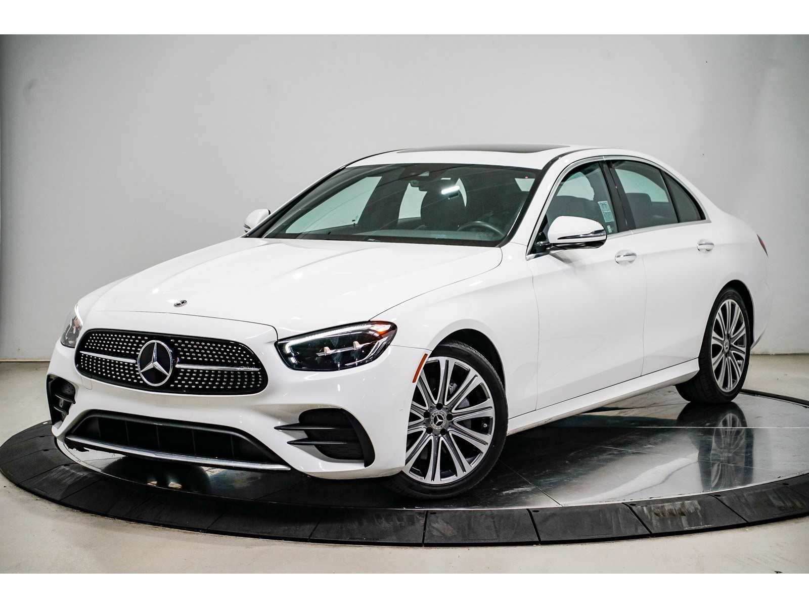 2022 Mercedes-Benz E-Class E350's photo