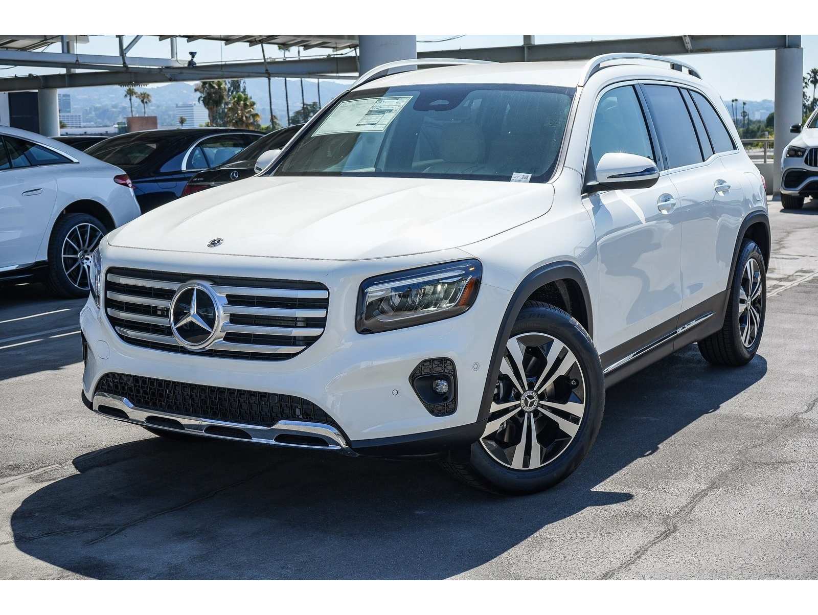 2025 Mercedes-Benz GLB Base's photo