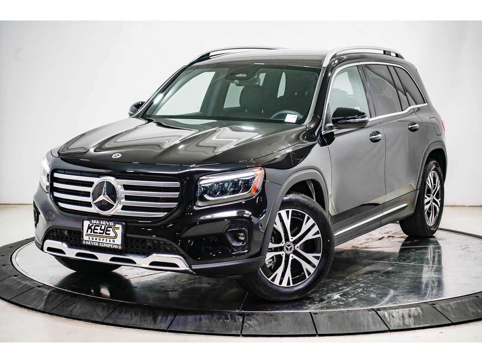 2025 Mercedes-Benz GLB Base's photo