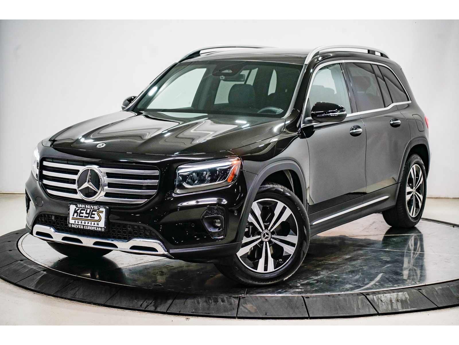 2025 Mercedes-Benz GLB Base's photo