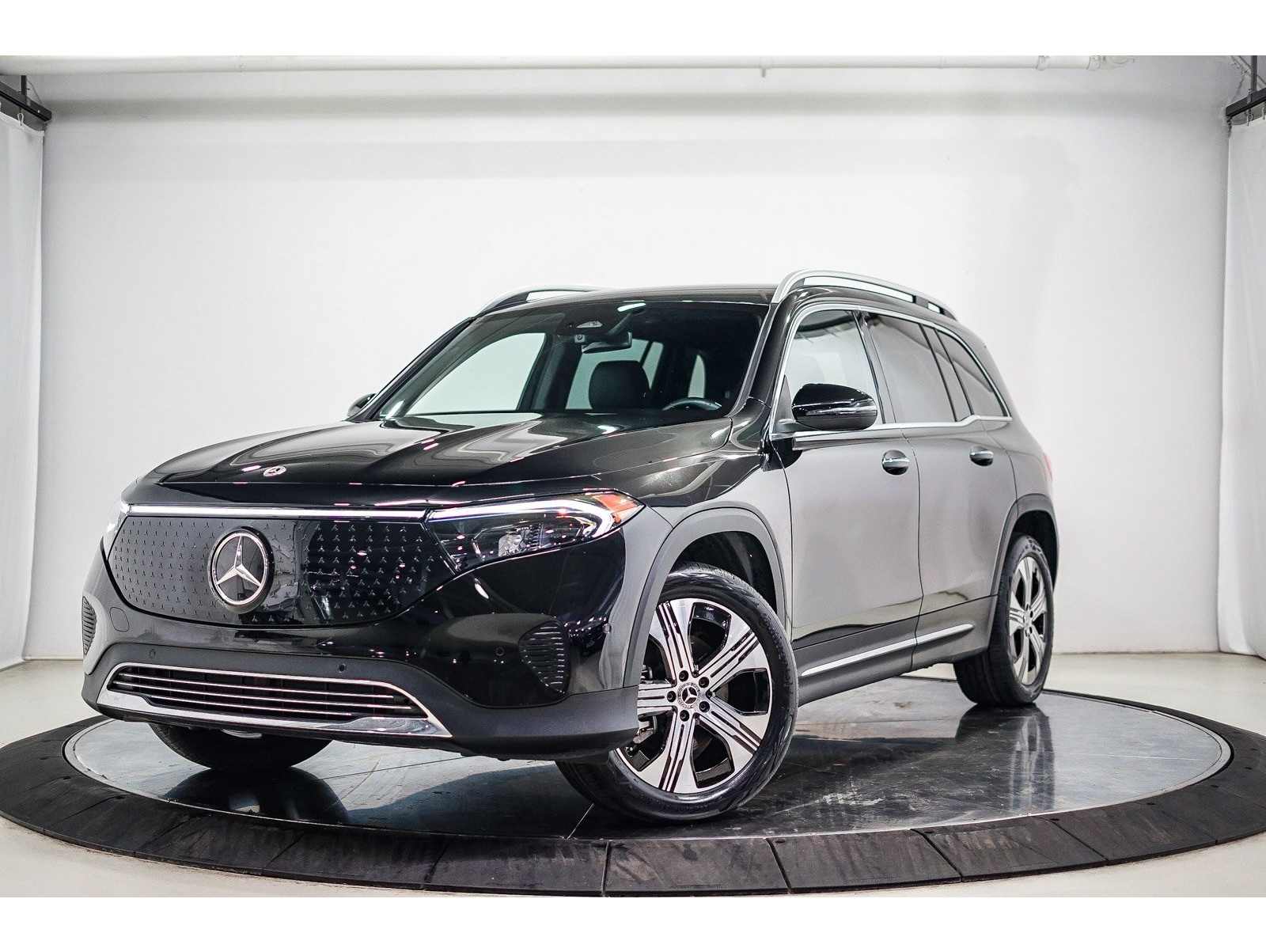 2024 Mercedes-Benz EQB Base's photo