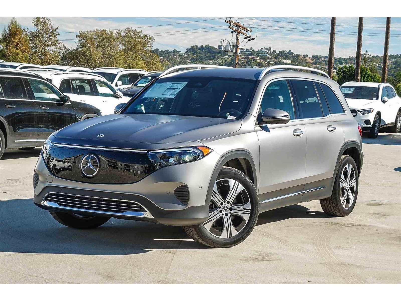 2025 Mercedes-Benz EQB Base's photo