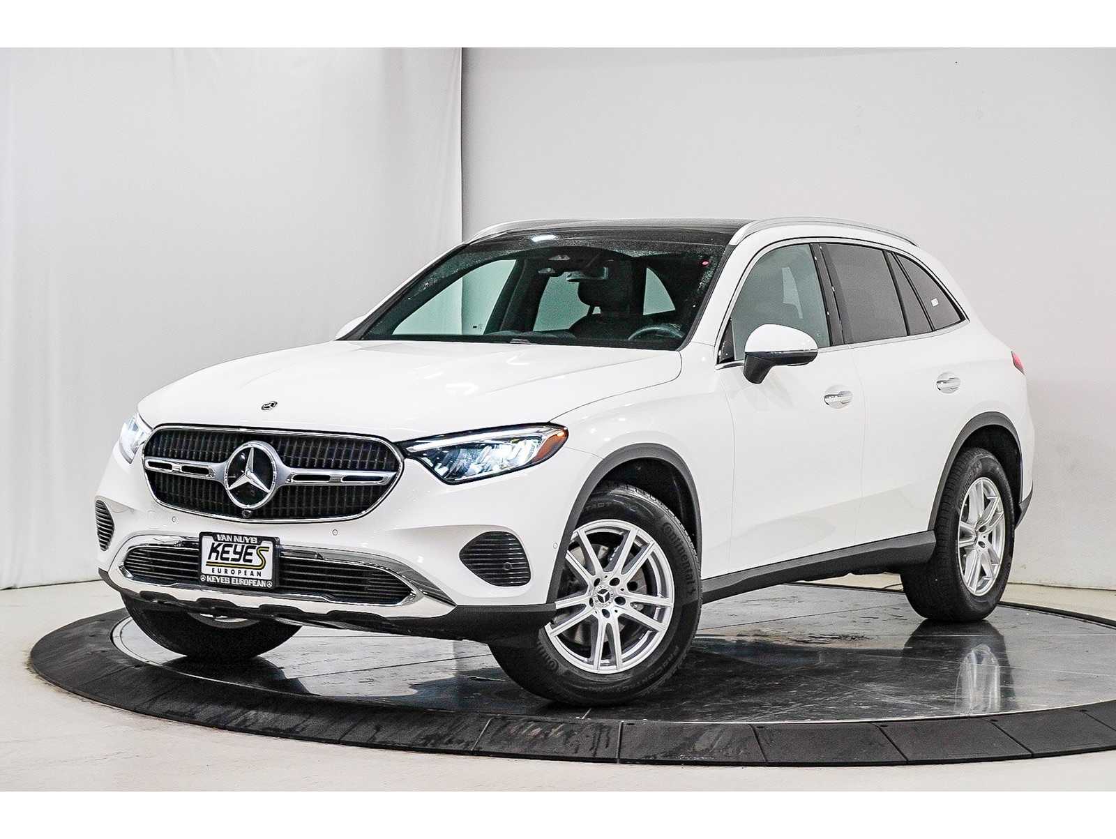 2025 Mercedes-Benz GLC Base's photo