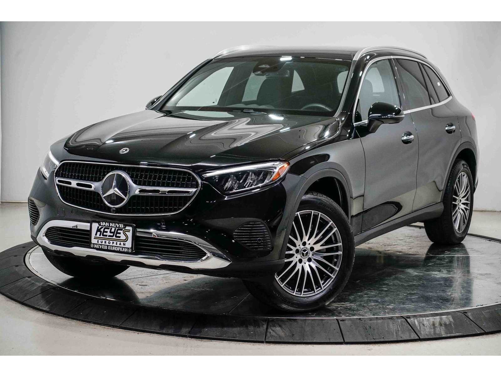 2025 Mercedes-Benz GLC Base's photo