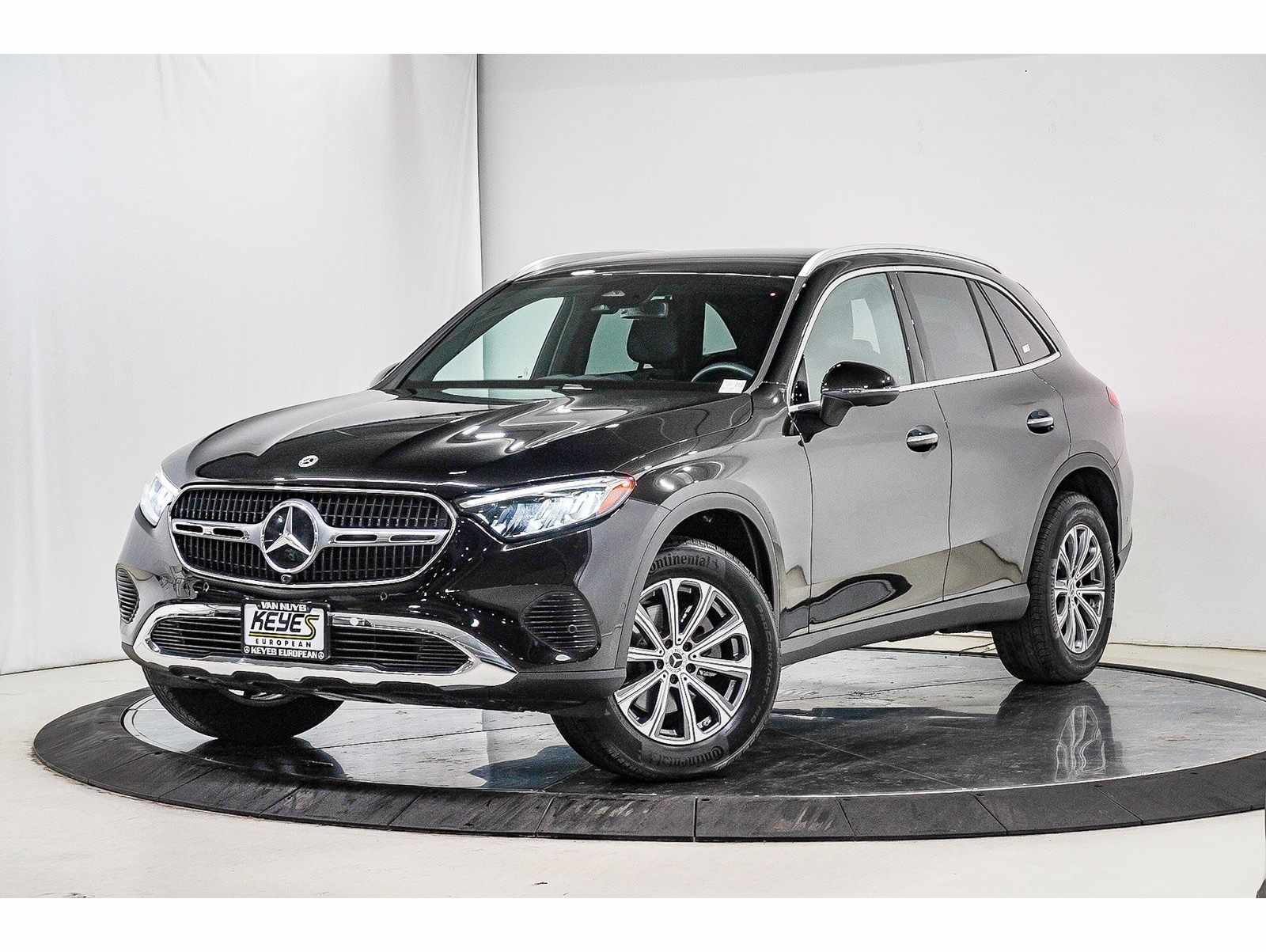 2025 Mercedes-Benz GLC Base's photo