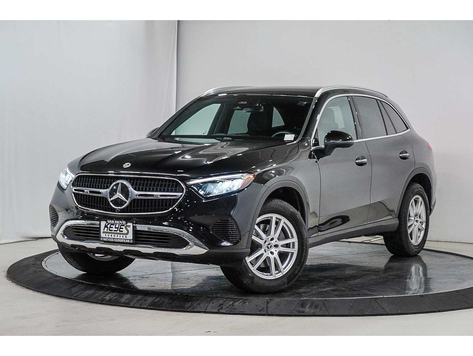 2025 Mercedes-Benz GLC Base's photo