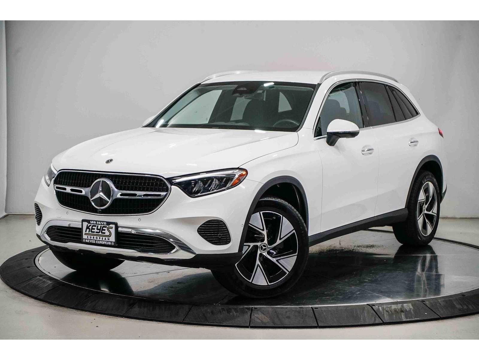 2024 Mercedes-Benz GLC GLC300's photo