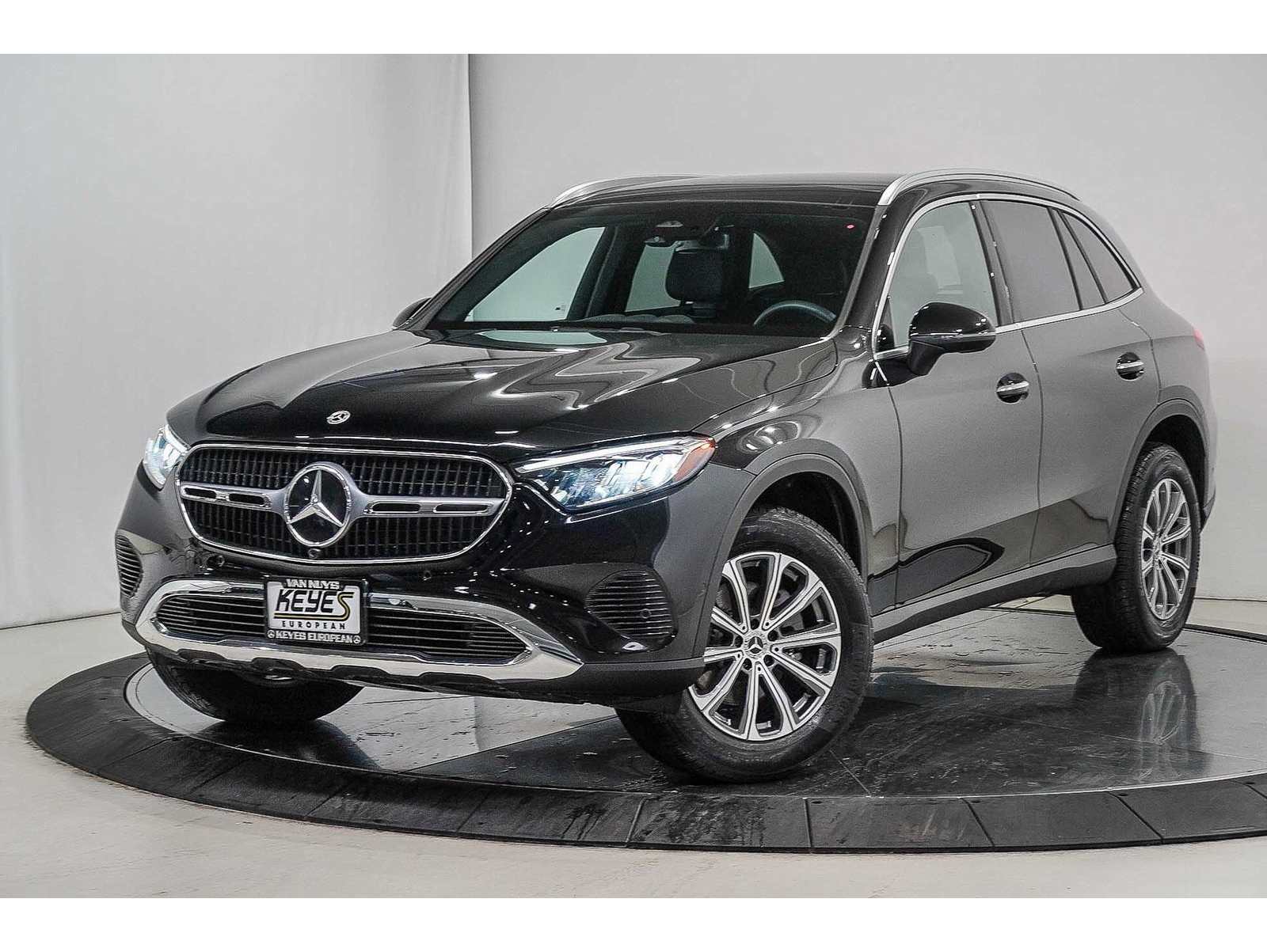 2025 Mercedes-Benz GLC Base's photo