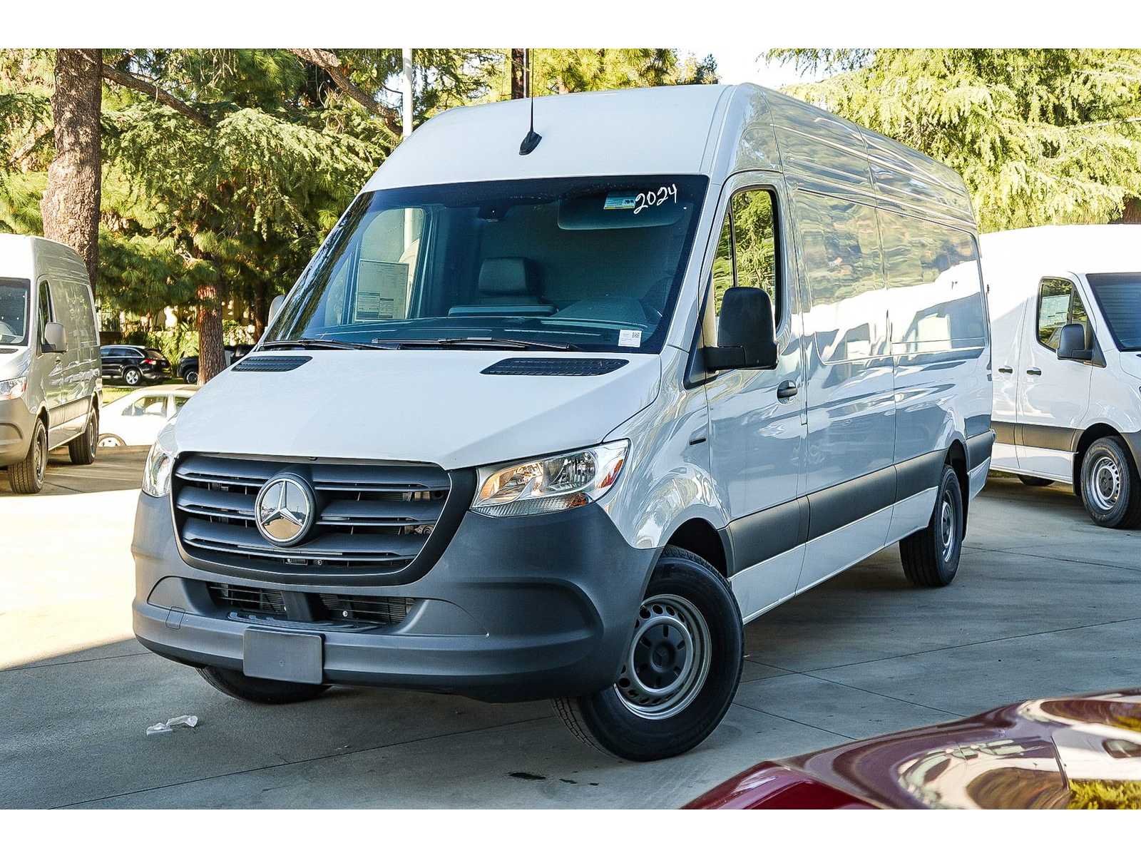 2024 Mercedes-Benz eSprinter Cargo Van