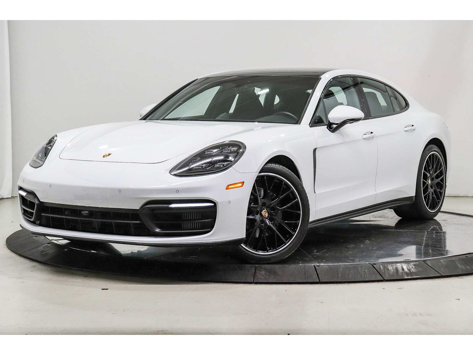 2022 Porsche Panamera