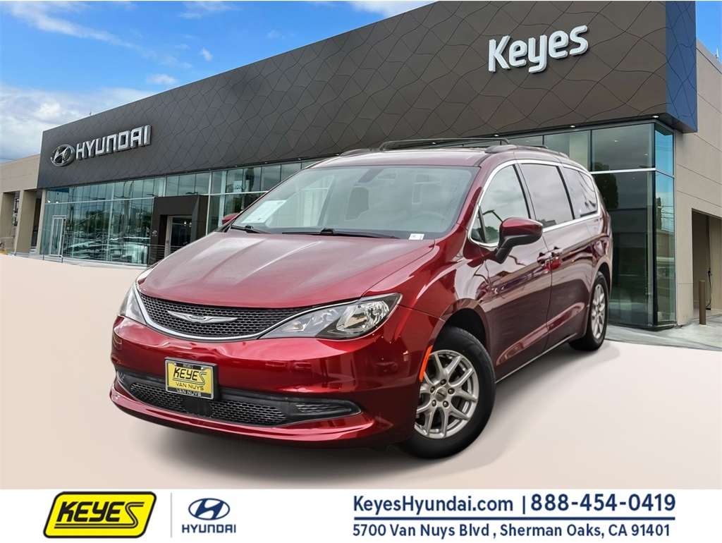 2021 Chrysler Voyager's photo