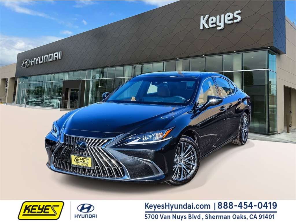 2025 Lexus ES Hybrid 300h's photo