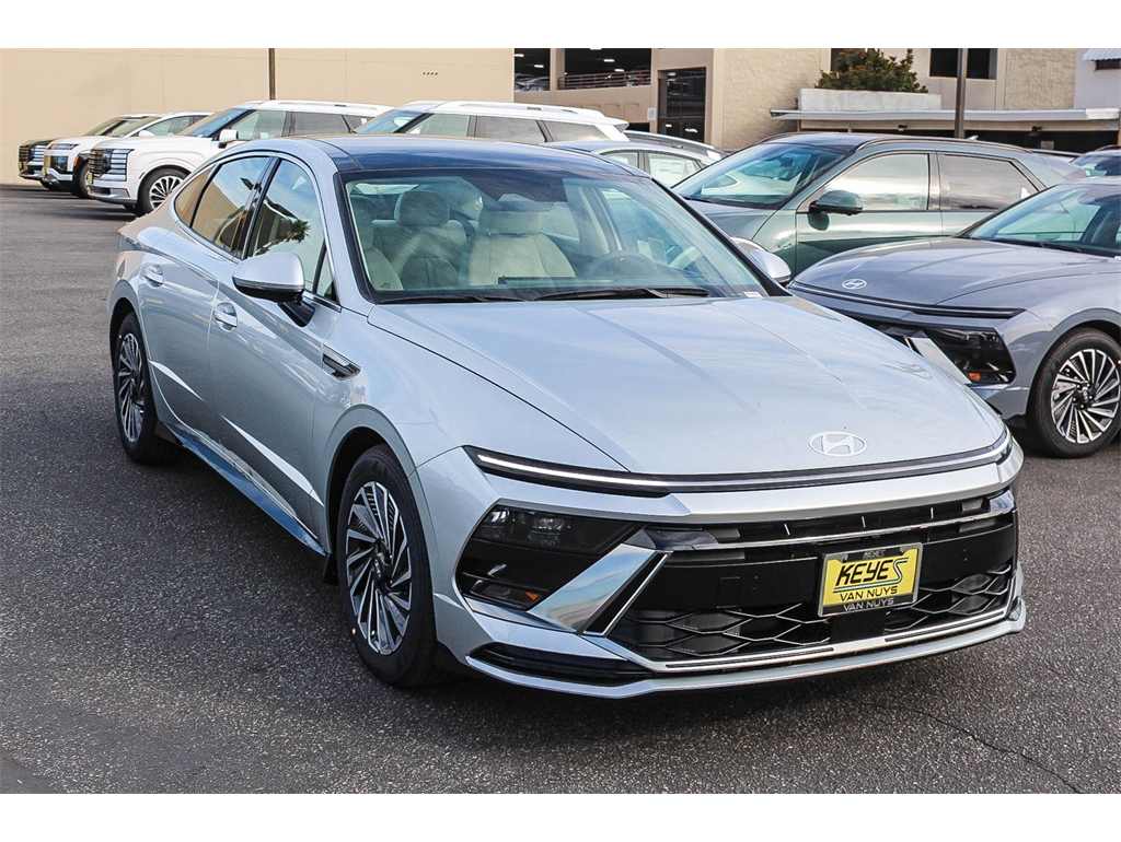 2026 Hyundai Sonata Hybrid SEL's photo
