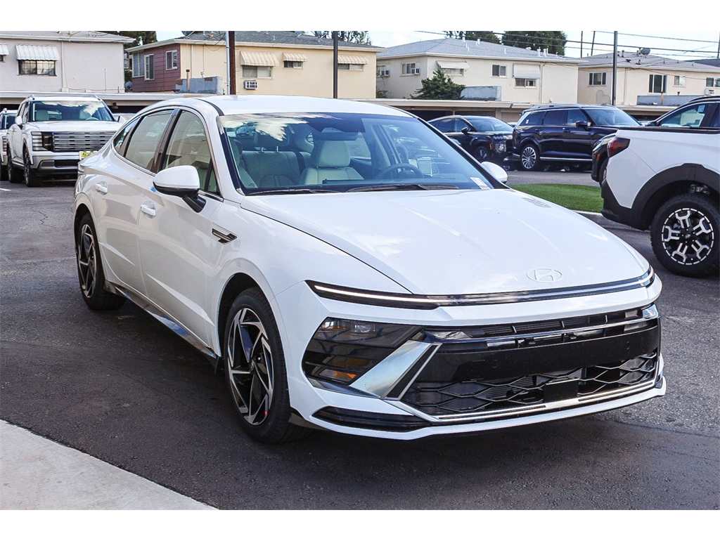 2026 Hyundai Sonata SEL's photo