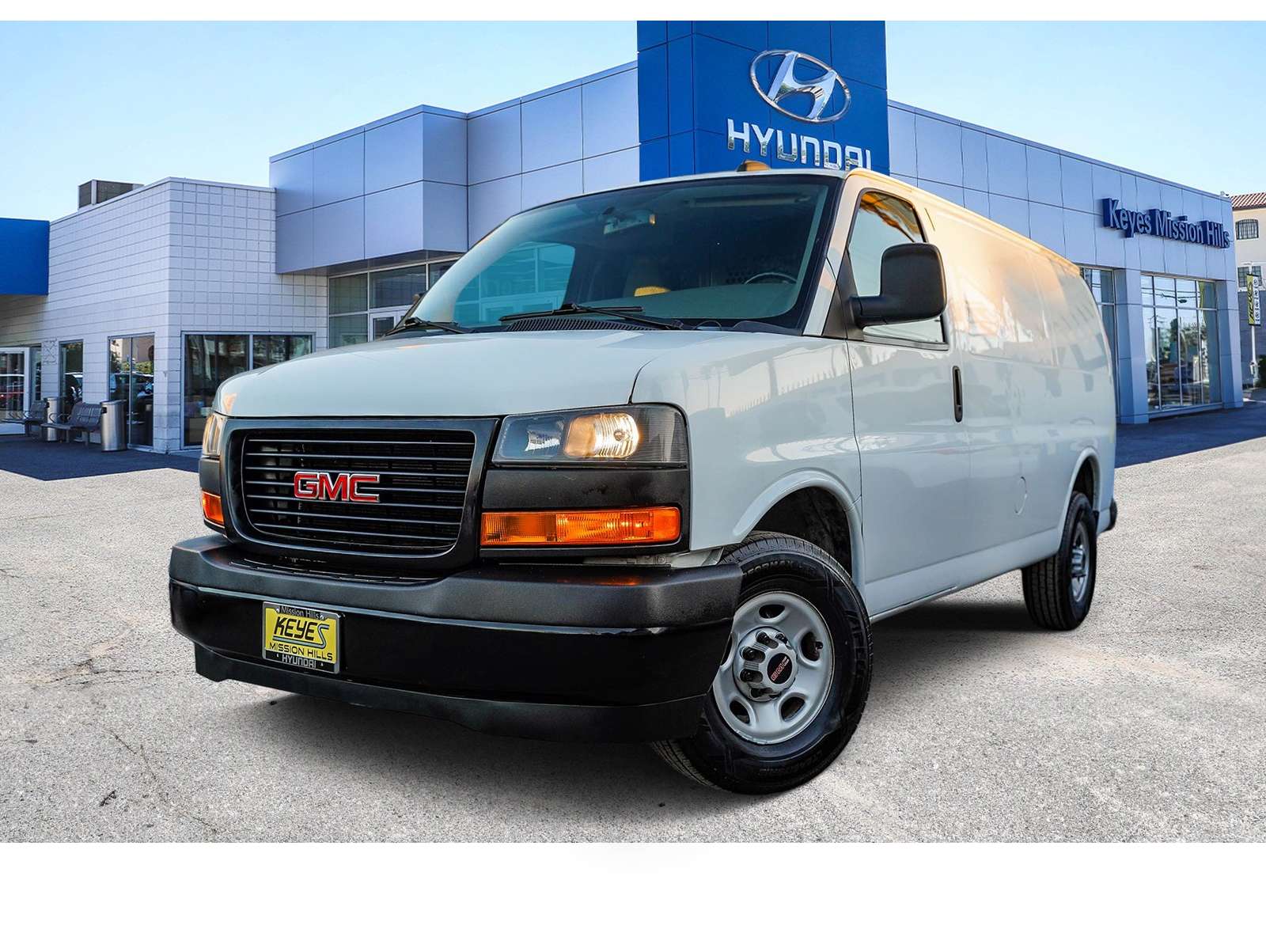 2022 GMC Savana Cargo Work Van's photo