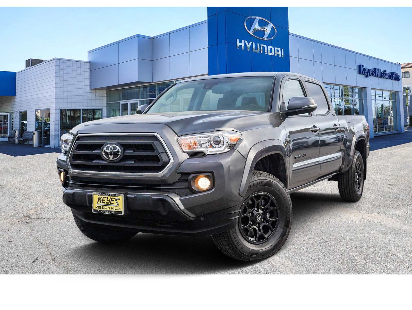 2022 Toyota Tacoma SR5's photo