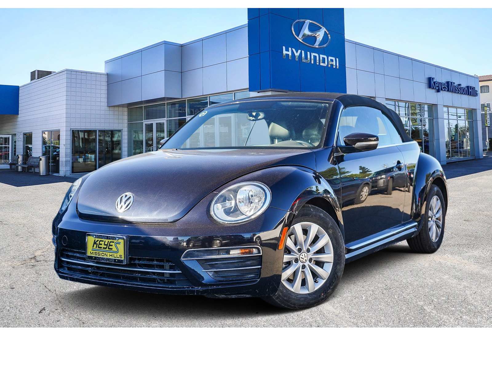 2018 Volkswagen Beetle S's photo