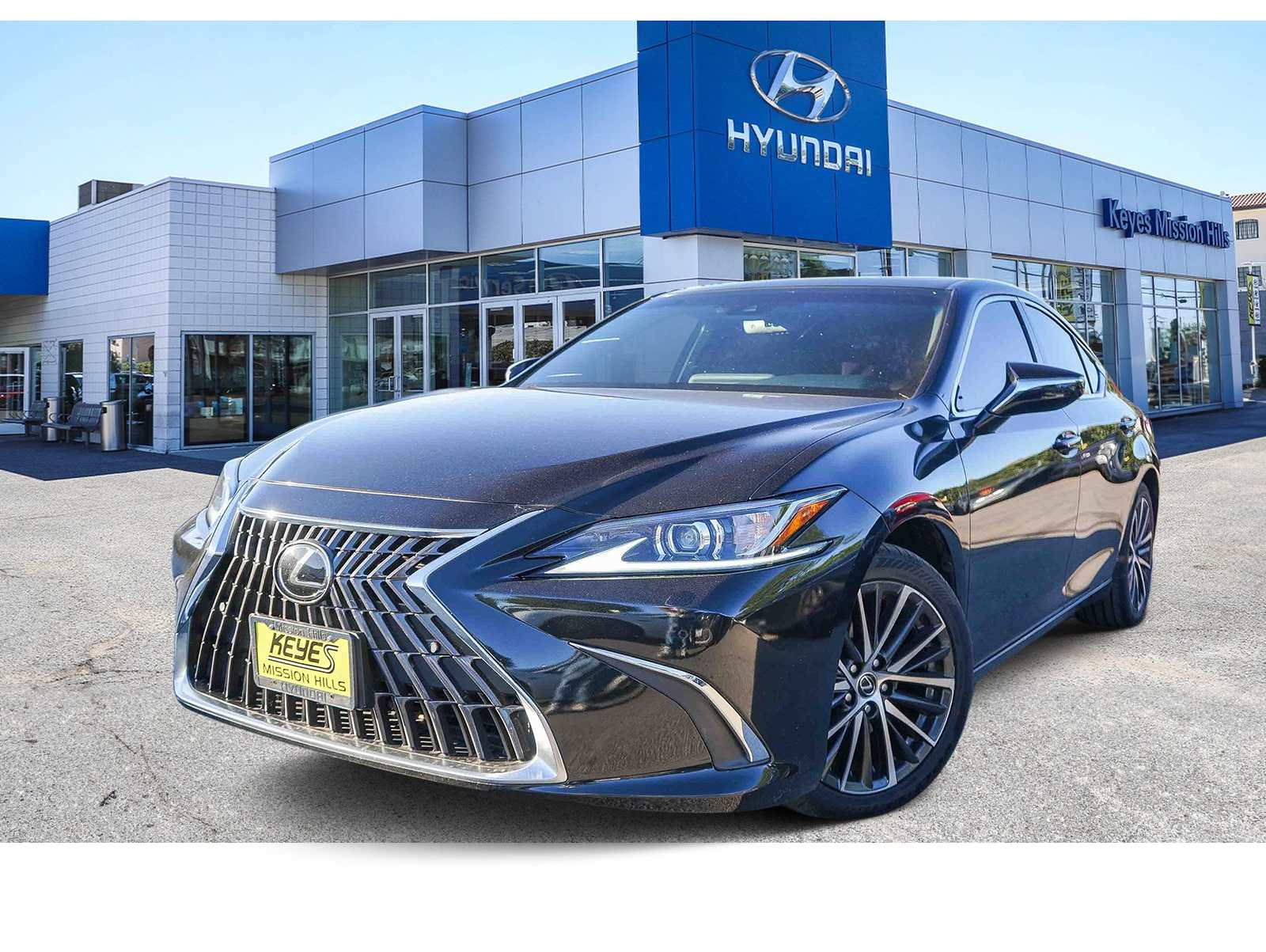 2023 Lexus ES Hybrid 300h's photo
