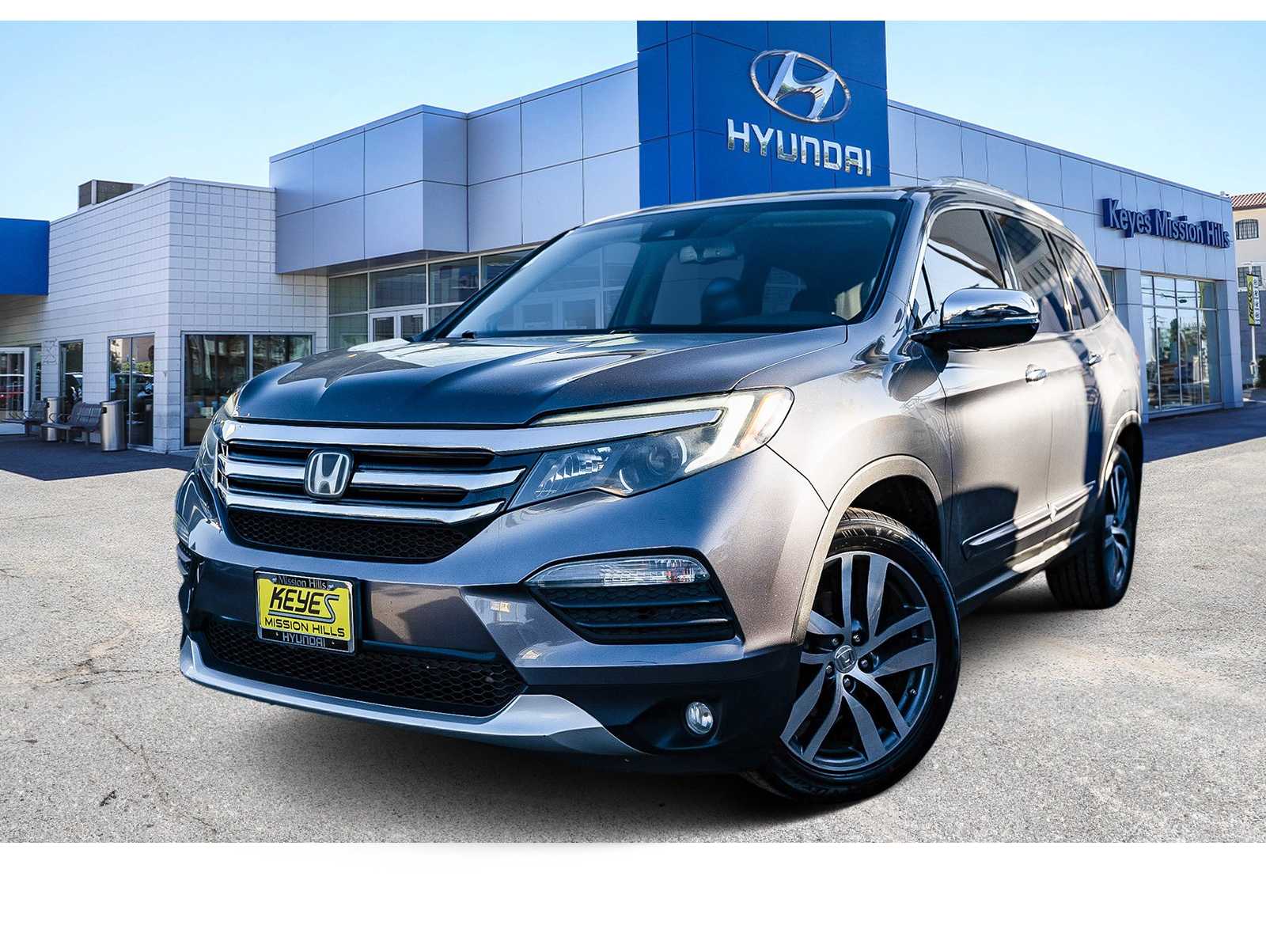 2017 Honda Pilot Touring's photo