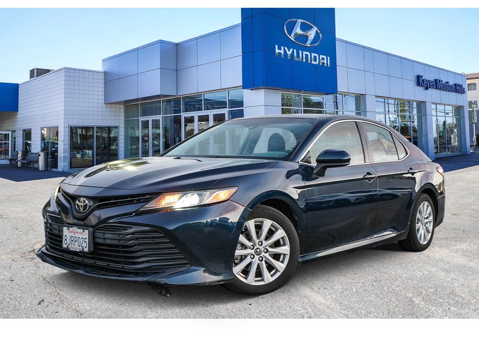 2018 Toyota Camry LE's photo