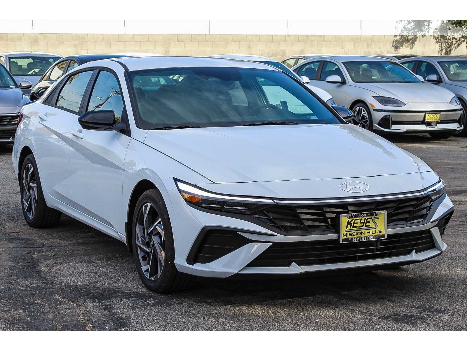 2025 Hyundai Elantra Blue's photo