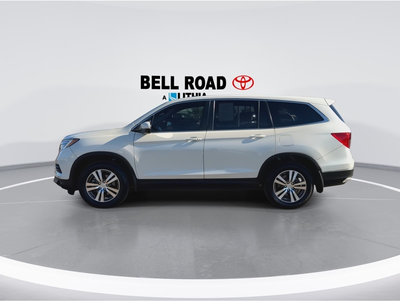 2016 Honda Pilot EX's photo