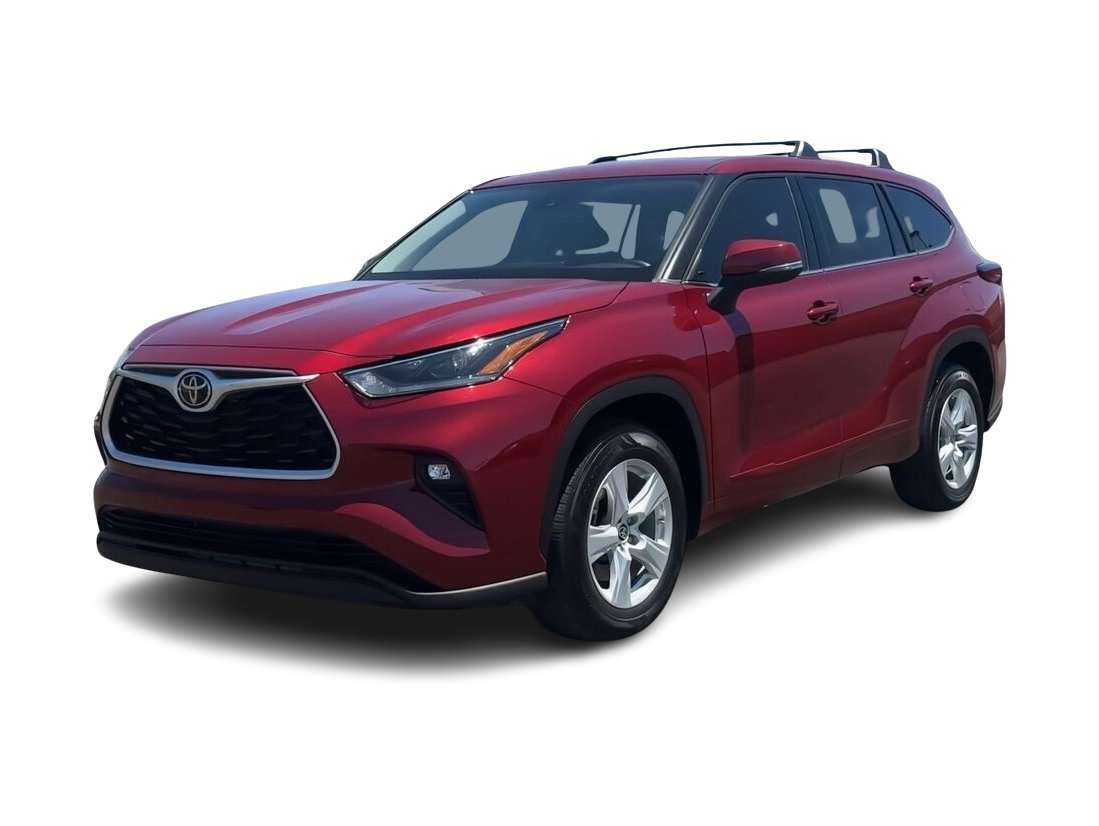 2021 Toyota Highlander LE Hero Image