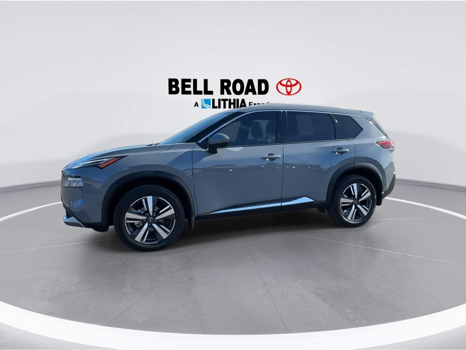 2023 Nissan Rogue Platinum's photo